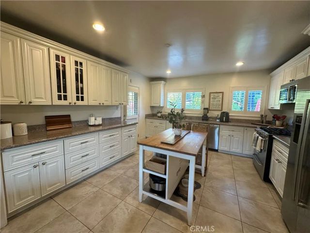 15742 Vose, Los Angeles, CA 91406