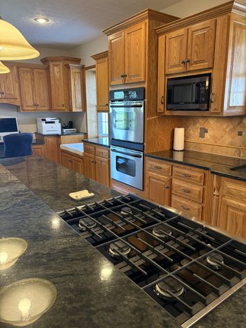 684 Matlock Rd, Bowling Green, KY 42104