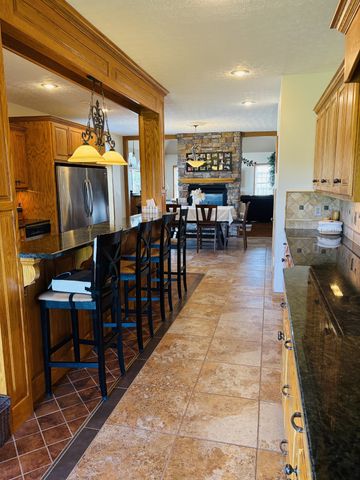 684 Matlock Rd, Bowling Green, KY 42104