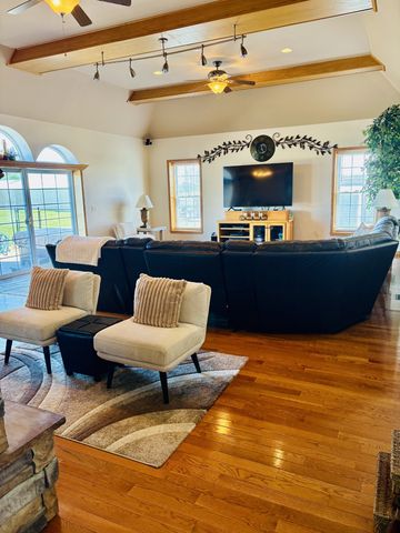 684 Matlock Rd, Bowling Green, KY 42104