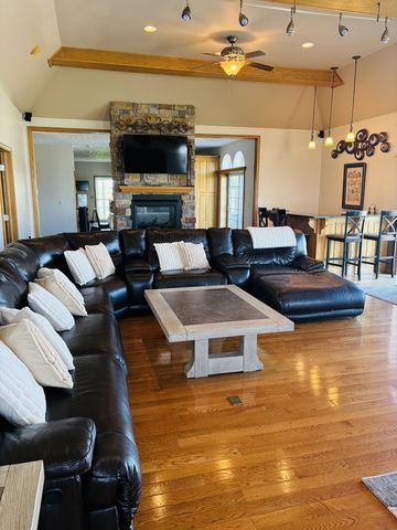 684 Matlock Rd, Bowling Green, KY 42104