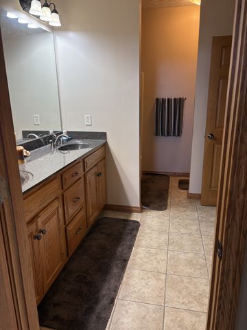 684 Matlock Rd, Bowling Green, KY 42104