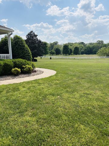 684 Matlock Rd, Bowling Green, KY 42104
