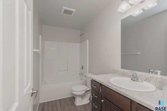 404 N Sioux Blvd Boulevard, Brandon, SD 57005