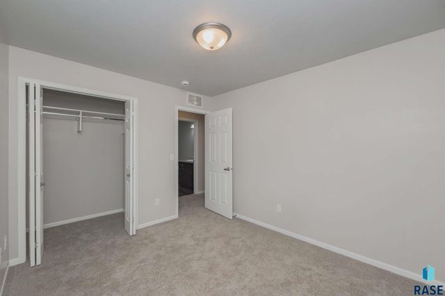 404 N Sioux Blvd Boulevard, Brandon, SD 57005