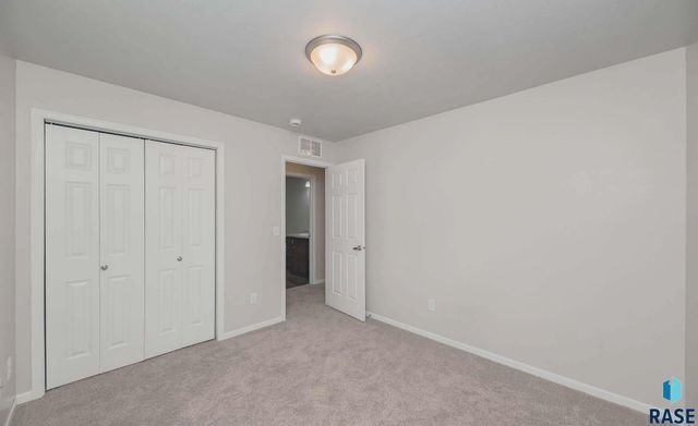 404 N Sioux Blvd Boulevard, Brandon, SD 57005