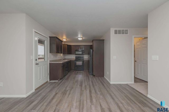 404 N Sioux Blvd Boulevard, Brandon, SD 57005