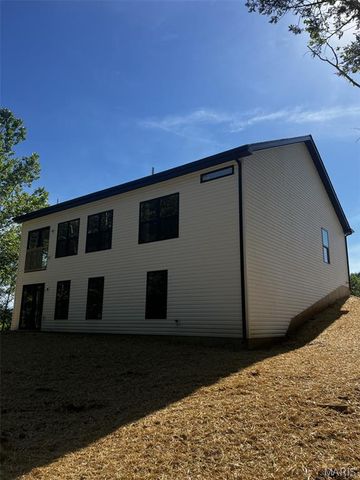 217 Red Mare Rd., Winfield, MO 63389