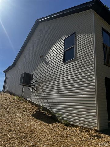 217 Red Mare Rd., Winfield, MO 63389