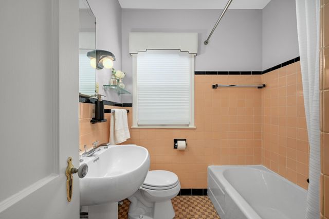 5733 13th Avenue S, Minneapolis, MN 55417