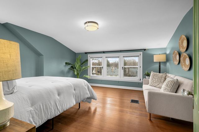 5733 13th Avenue S, Minneapolis, MN 55417