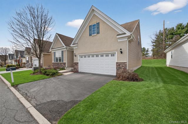 10 Cyprus Drive, Middletown, NY 10940