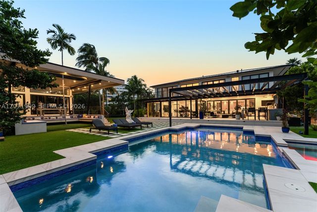 795 Lakeview Dr, Miami Beach, FL 33140