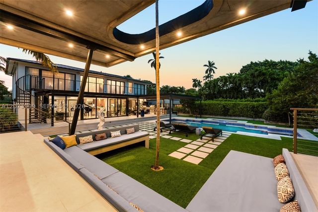 795 Lakeview Dr, Miami Beach, FL 33140