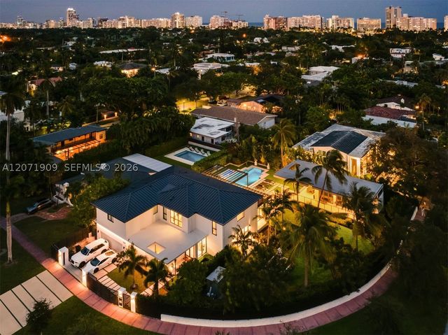 795 Lakeview Dr, Miami Beach, FL 33140