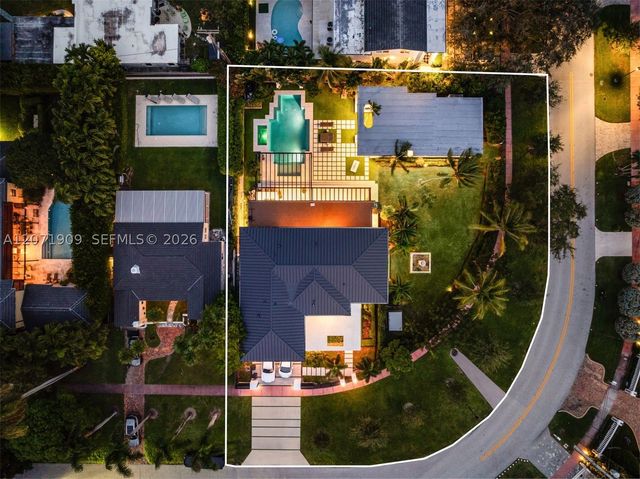 795 Lakeview Dr, Miami Beach, FL 33140