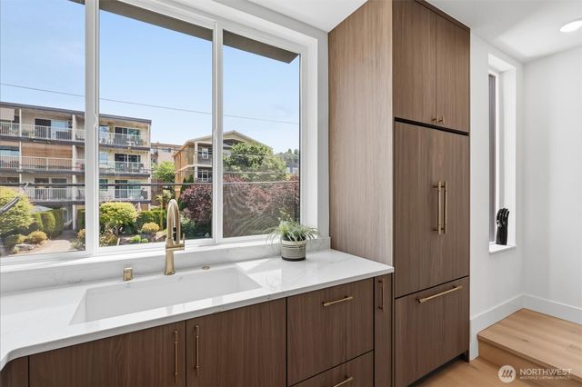 2019 Minor Avenue E, Seattle, WA 98102