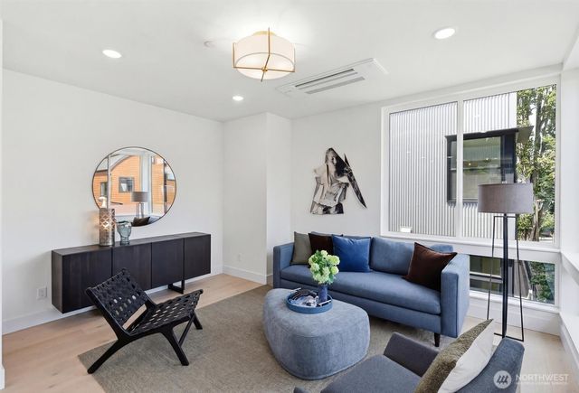 2019 Minor Avenue E, Seattle, WA 98102