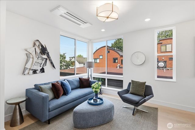 2019 Minor Avenue E, Seattle, WA 98102