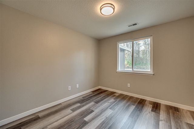 320 NW 25th Place, Battle Ground, WA 98604