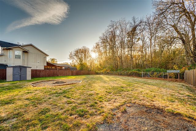 320 NW 25th Place, Battle Ground, WA 98604