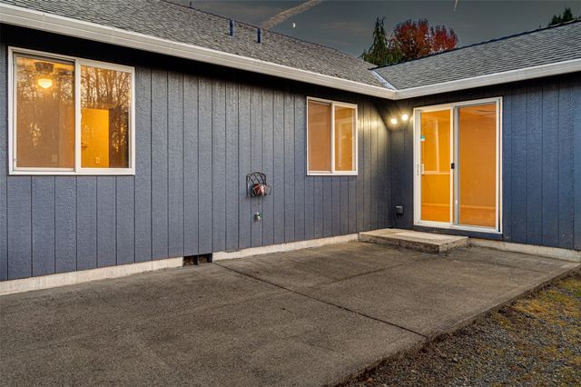 320 NW 25th Place, Battle Ground, WA 98604