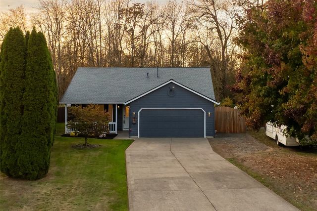 320 NW 25th Place, Battle Ground, WA 98604