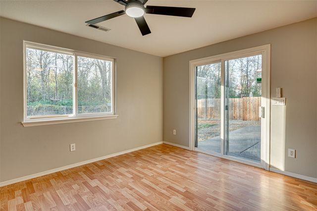 320 NW 25th Place, Battle Ground, WA 98604