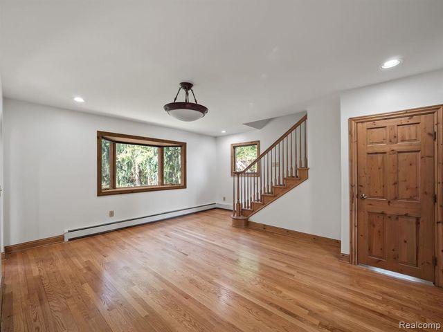 7028 Terrell Street, Waterford, MI 48329
