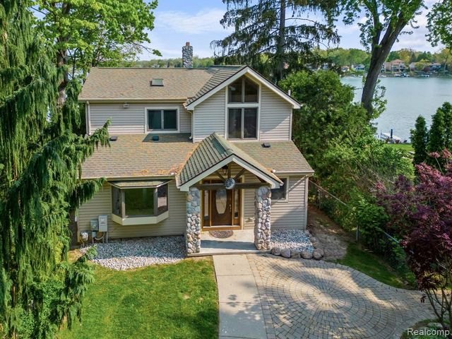 7028 Terrell Street, Waterford, MI 48329
