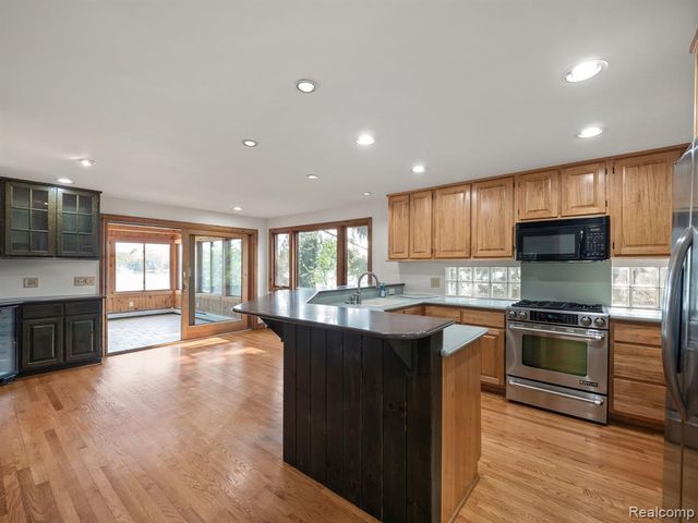 7028 Terrell Street, Waterford, MI 48329