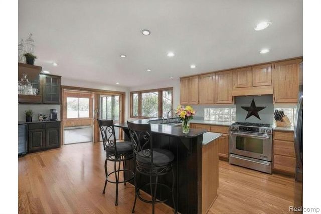7028 Terrell Street, Waterford, MI 48329