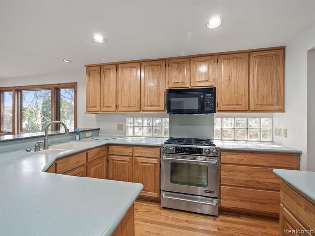7028 Terrell Street, Waterford, MI 48329
