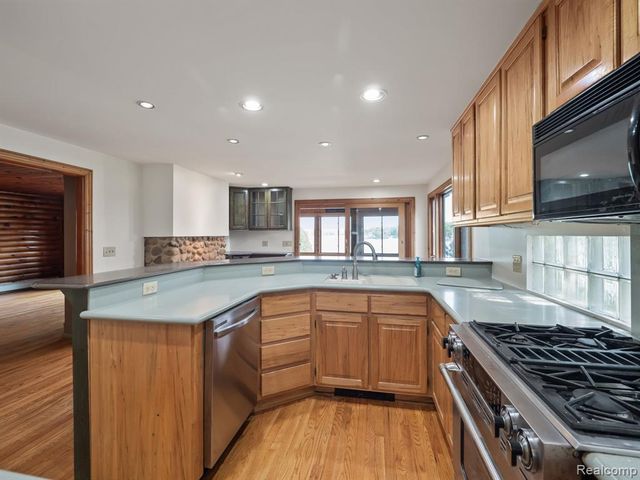 7028 Terrell Street, Waterford, MI 48329