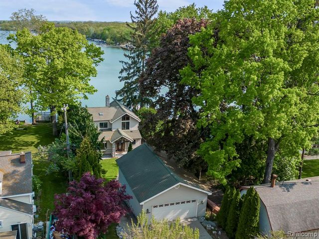 7028 Terrell Street, Waterford, MI 48329