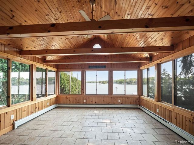 7028 Terrell Street, Waterford, MI 48329