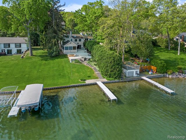 7028 Terrell Street, Waterford, MI 48329