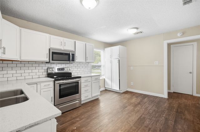 1102 E Lamar Street A, Sherman, TX 75090