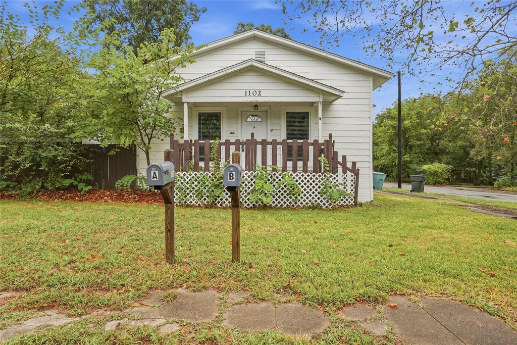 1102 E Lamar Street A, Sherman, TX 75090