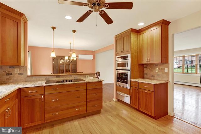 152 WINDHAM, Langhorne, PA 19047