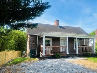 322 E Independence Boulevard, Mount Airy, NC 27030