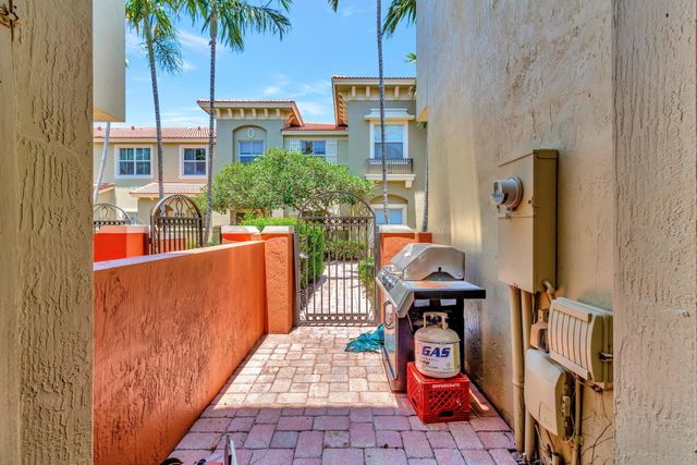 103 Monterey Bay Drive, Boynton Beach, FL 33426