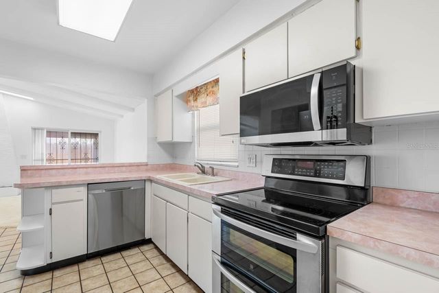 7506 ARMAND CIRCLE, Tampa, FL 33634