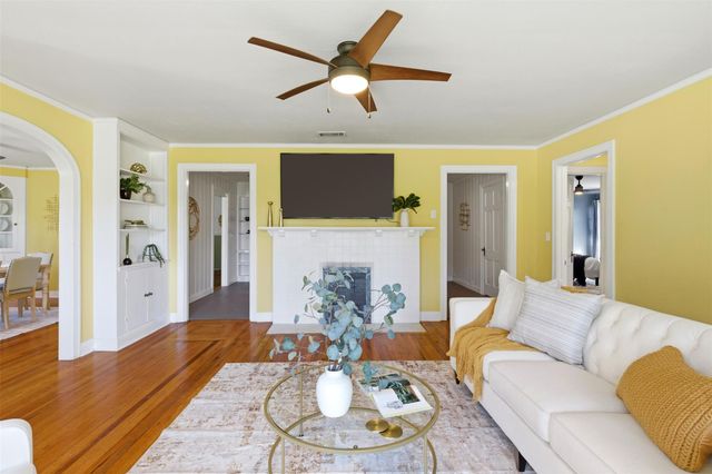 1506 Grace ST, Taylor, TX 76574