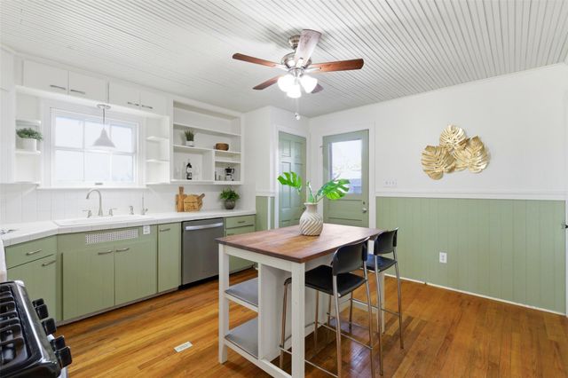 1506 Grace ST, Taylor, TX 76574