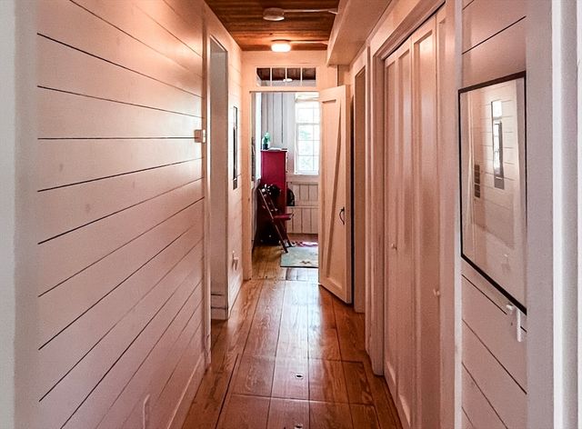225 Lamberts Cove Rd, West Tisbury, MA 02575