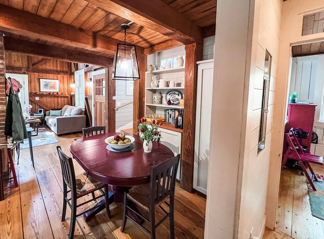 225 Lamberts Cove Rd, West Tisbury, MA 02575