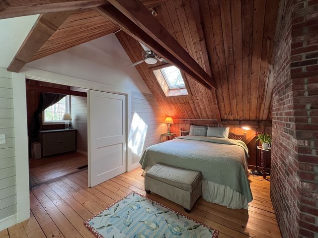 225 Lamberts Cove Rd, West Tisbury, MA 02575