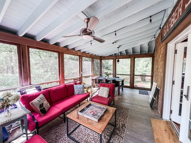 225 Lamberts Cove Rd, West Tisbury, MA 02575