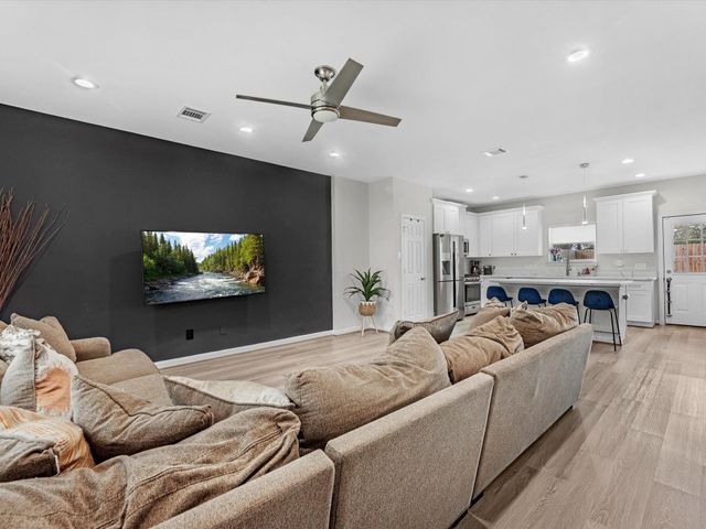 8407 James Franklin Street, Houston, TX 77088